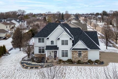 4 beds bed, 3.5 baths bath property at 4220 e 48th street, davenport, IA 52807