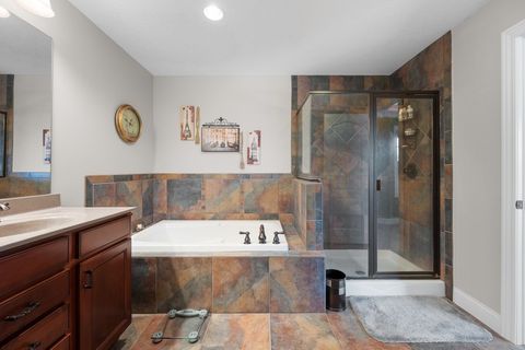 Tiny photo for 4220 E 48TH Street, Davenport, IA 52807 (MLS # 12574520)