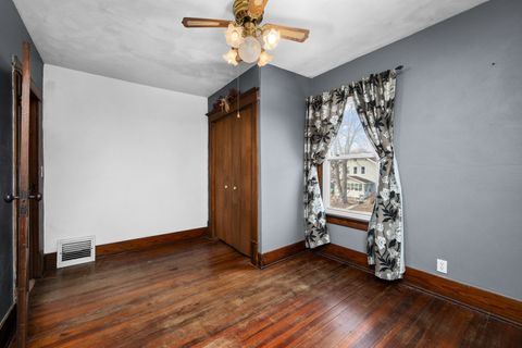 Tiny photo for 817 Grant Street, Bettendorf, IA 52722 (MLS # 12586911)