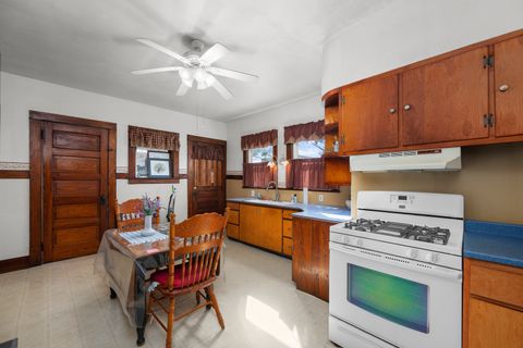 Tiny photo for 817 Grant Street, Bettendorf, IA 52722 (MLS # 12586911)