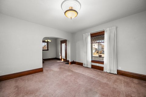 Tiny photo for 817 Grant Street, Bettendorf, IA 52722 (MLS # 12586911)