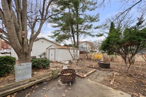 Tiny photo for 817 Grant Street, Bettendorf, IA 52722 (MLS # 12586911)