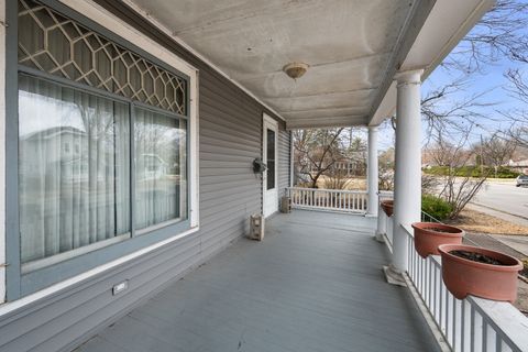 Tiny photo for 817 Grant Street, Bettendorf, IA 52722 (MLS # 12586911)