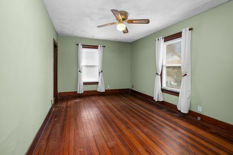 Tiny photo for 817 Grant Street, Bettendorf, IA 52722 (MLS # 12586911)