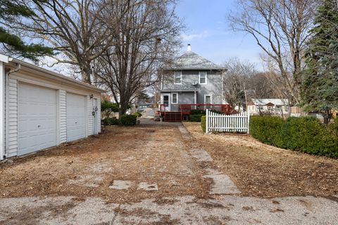 Tiny photo for 817 Grant Street, Bettendorf, IA 52722 (MLS # 12586911)