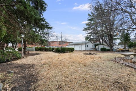 Tiny photo for 817 Grant Street, Bettendorf, IA 52722 (MLS # 12586911)