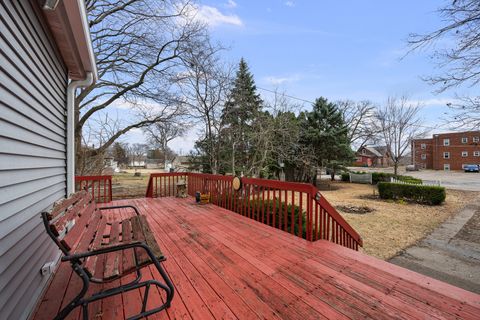Tiny photo for 817 Grant Street, Bettendorf, IA 52722 (MLS # 12586911)