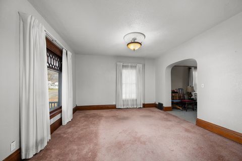 Tiny photo for 817 Grant Street, Bettendorf, IA 52722 (MLS # 12586911)