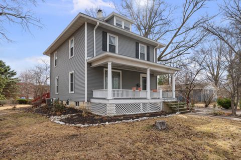 Tiny photo for 817 Grant Street, Bettendorf, IA 52722 (MLS # 12586911)