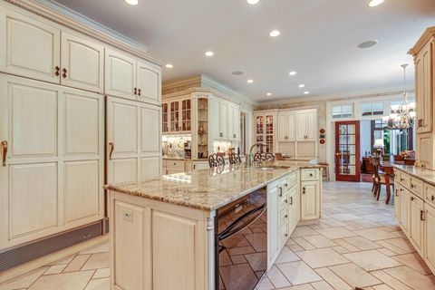 Tiny photo for 546 Lakeland Drive, Lake Bluff, IL 60044 (MLS # 12419465)