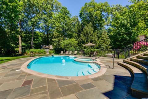 Tiny photo for 546 Lakeland Drive, Lake Bluff, IL 60044 (MLS # 12419465)