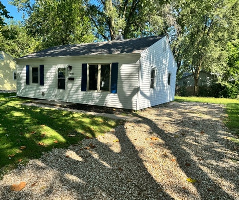 1041 EASTVIEW DR, RANTOUL, IL 61866 - Image d4959f11d6781daae439ccccef4eea13/57877295