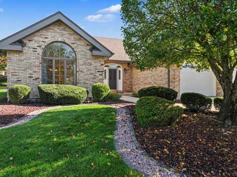 Tiny photo for 22001 Oakton Avenue, Frankfort, IL 60423 (MLS # 12793428)