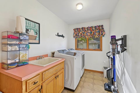 Tiny photo for 22001 Oakton Avenue, Frankfort, IL 60423 (MLS # 12793428)