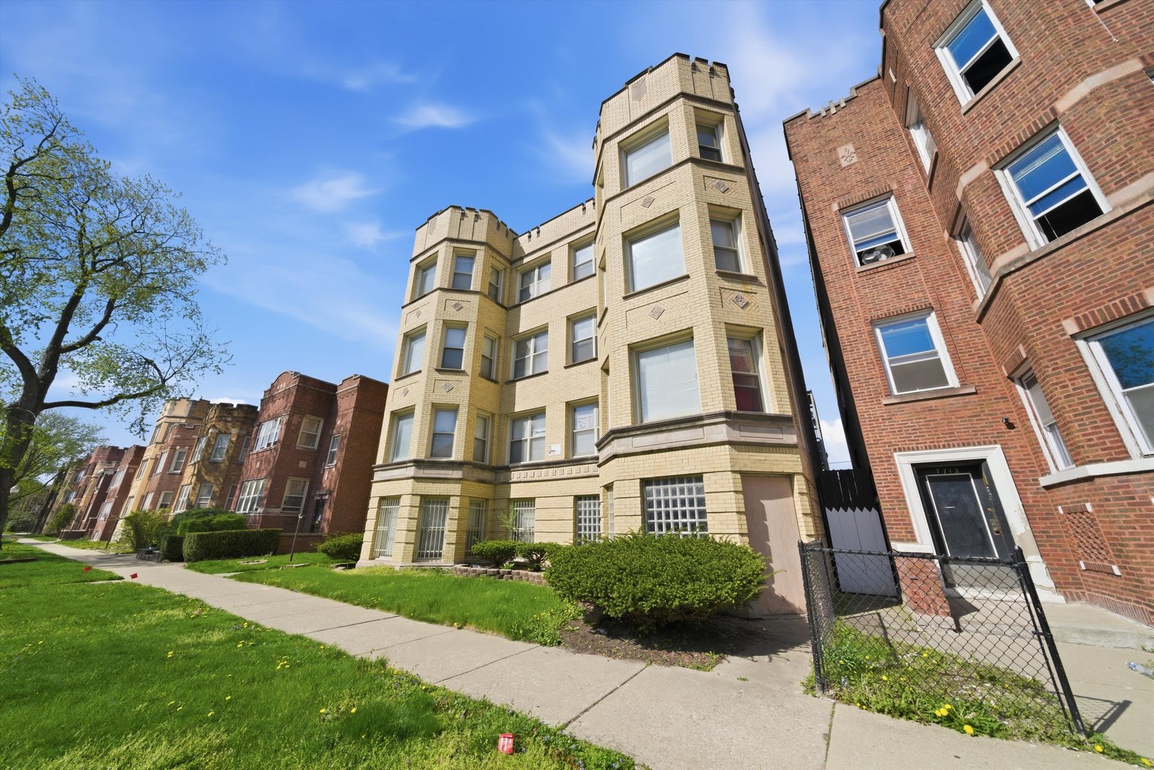 7716-18 S East End Avenue