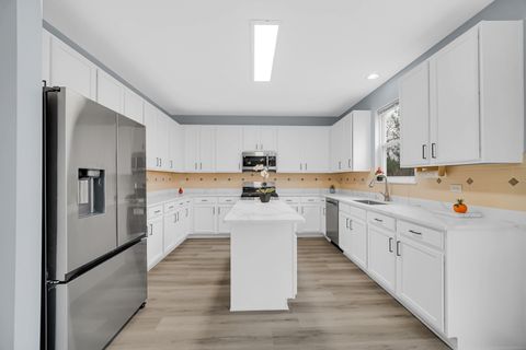 Tiny photo for 984 Ashbrook Circle, Bolingbrook, IL 60440 (MLS # 12608002)