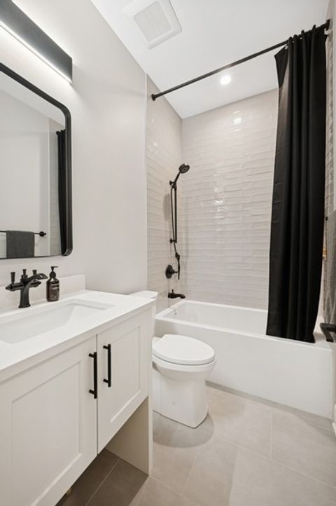 Tiny photo for 2136 N Cleveland Avenue #2, Chicago, IL 60614 (MLS # 12552189)