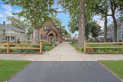 Photo of 1326 S Washington Street, Lockport, IL 60441 (MLS # 12462009)