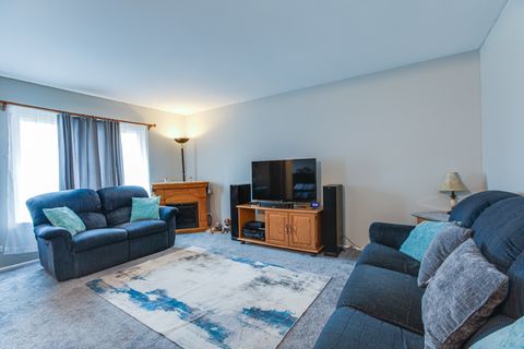 Tiny photo for 7315 Winthrop Way #6, Downers Grove, IL 60516 (MLS # 12502372)