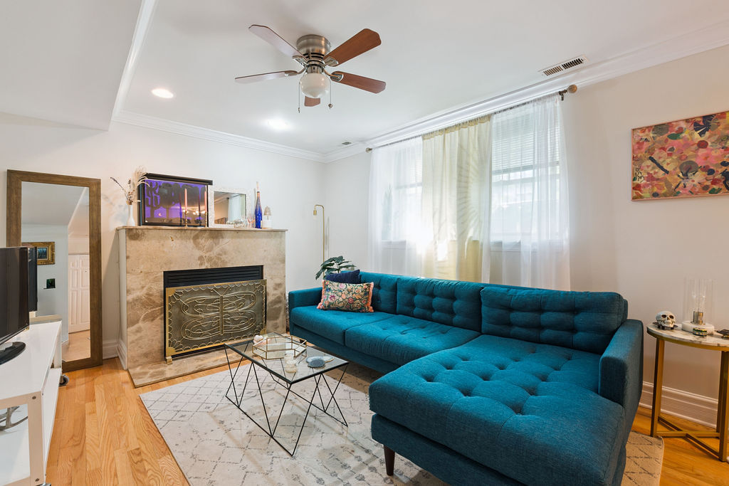 2137 N KEDZIE Boulevard G