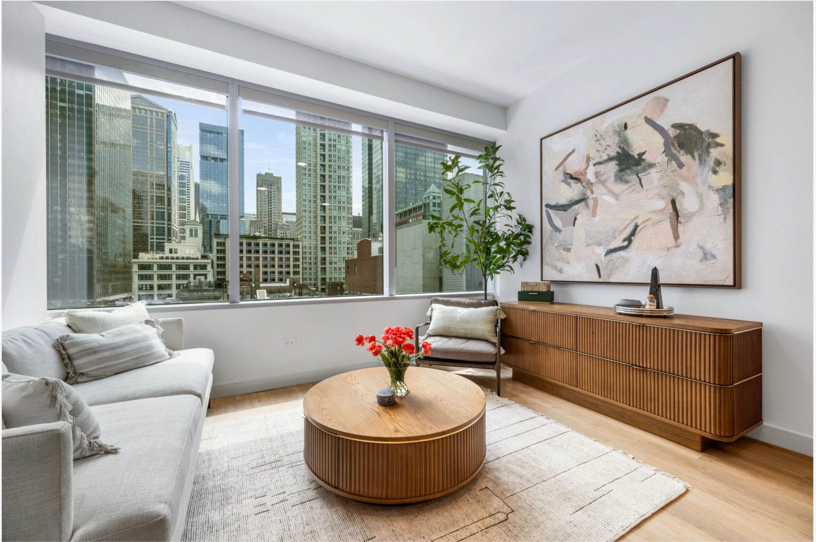 111 W Illinois Street 1013