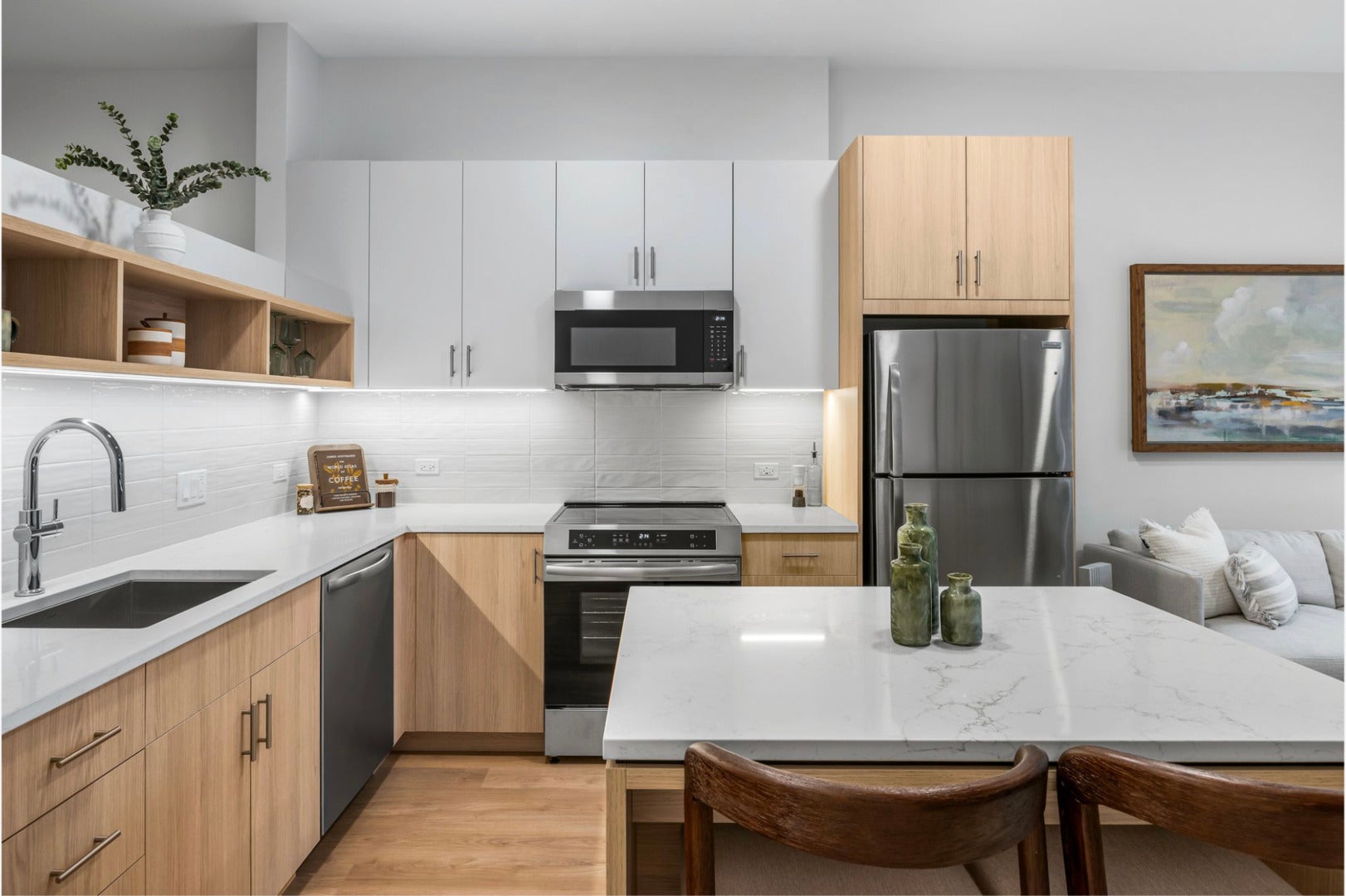 111 W Illinois Street 1013