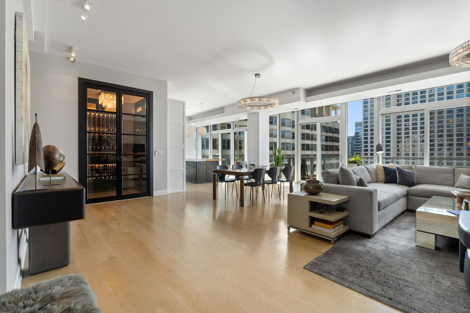 550 N Saint Clair Street 2502