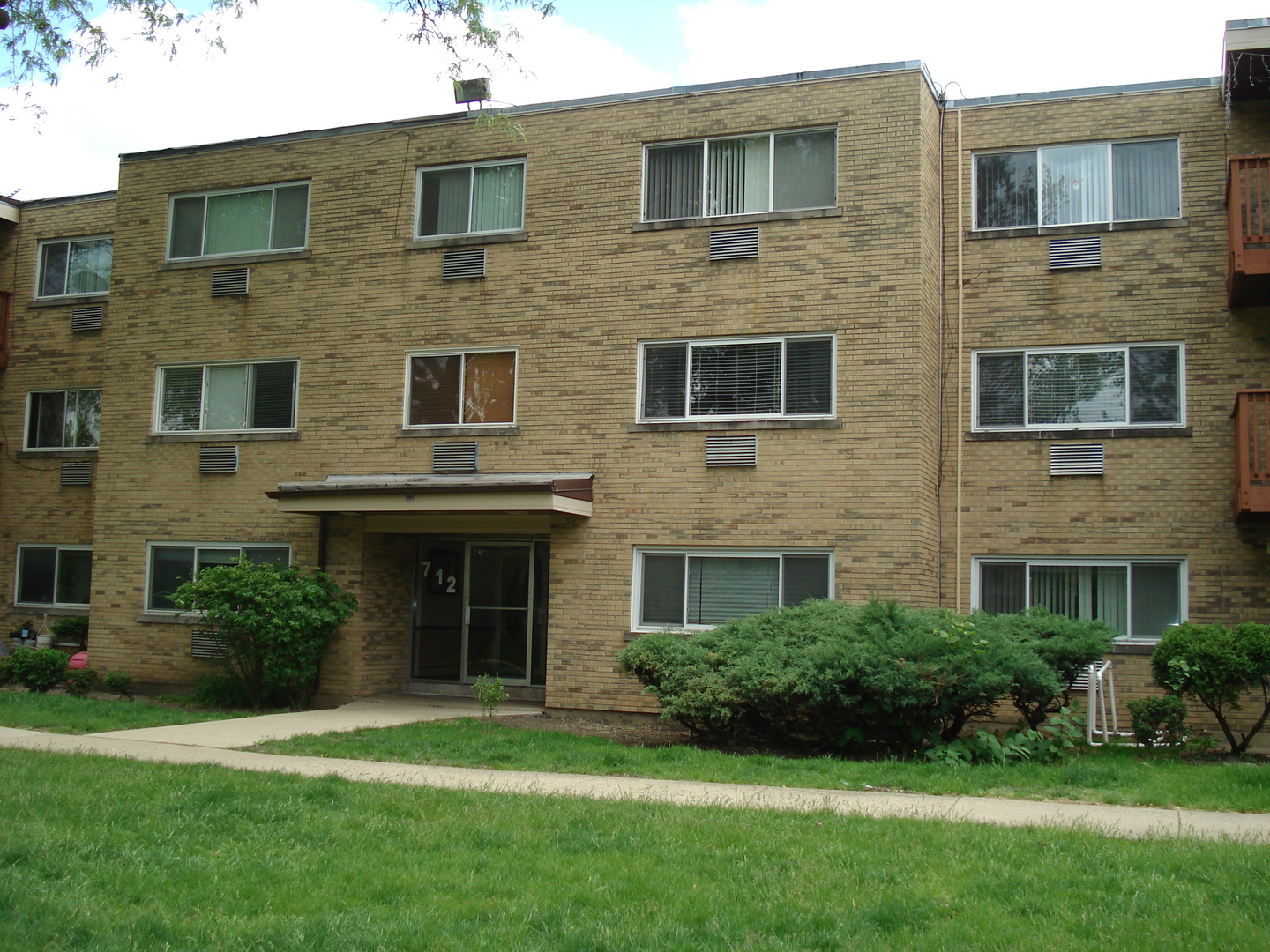 712 Dempster Street F110