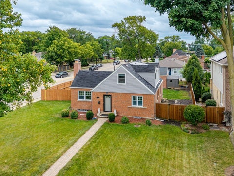 Tiny photo for 301 W Lonnquist Boulevard, Mount Prospect, IL 60056 (MLS # 12761376)