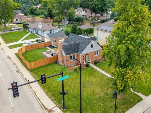 Tiny photo for 301 W Lonnquist Boulevard, Mount Prospect, IL 60056 (MLS # 12761376)