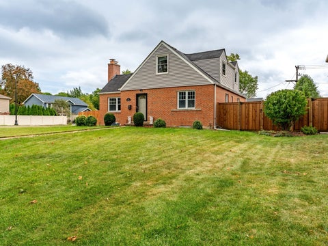 Tiny photo for 301 W Lonnquist Boulevard, Mount Prospect, IL 60056 (MLS # 12761376)