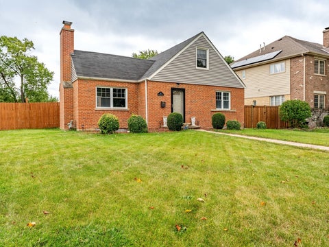 Tiny photo for 301 W Lonnquist Boulevard, Mount Prospect, IL 60056 (MLS # 12761376)
