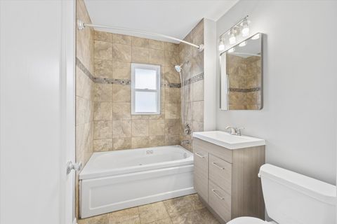 Tiny photo for 542 N Ridgeland Avenue, Oak Park, IL 60302 (MLS # 12601953)