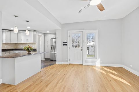 Tiny photo for 542 N Ridgeland Avenue, Oak Park, IL 60302 (MLS # 12601953)