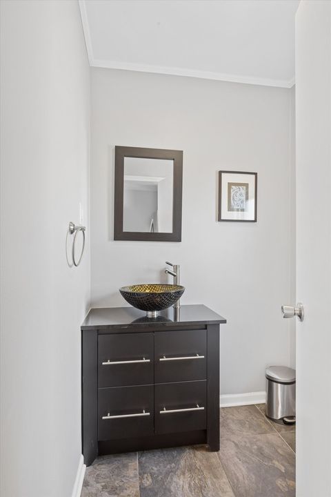 Tiny photo for 542 N Ridgeland Avenue, Oak Park, IL 60302 (MLS # 12601953)