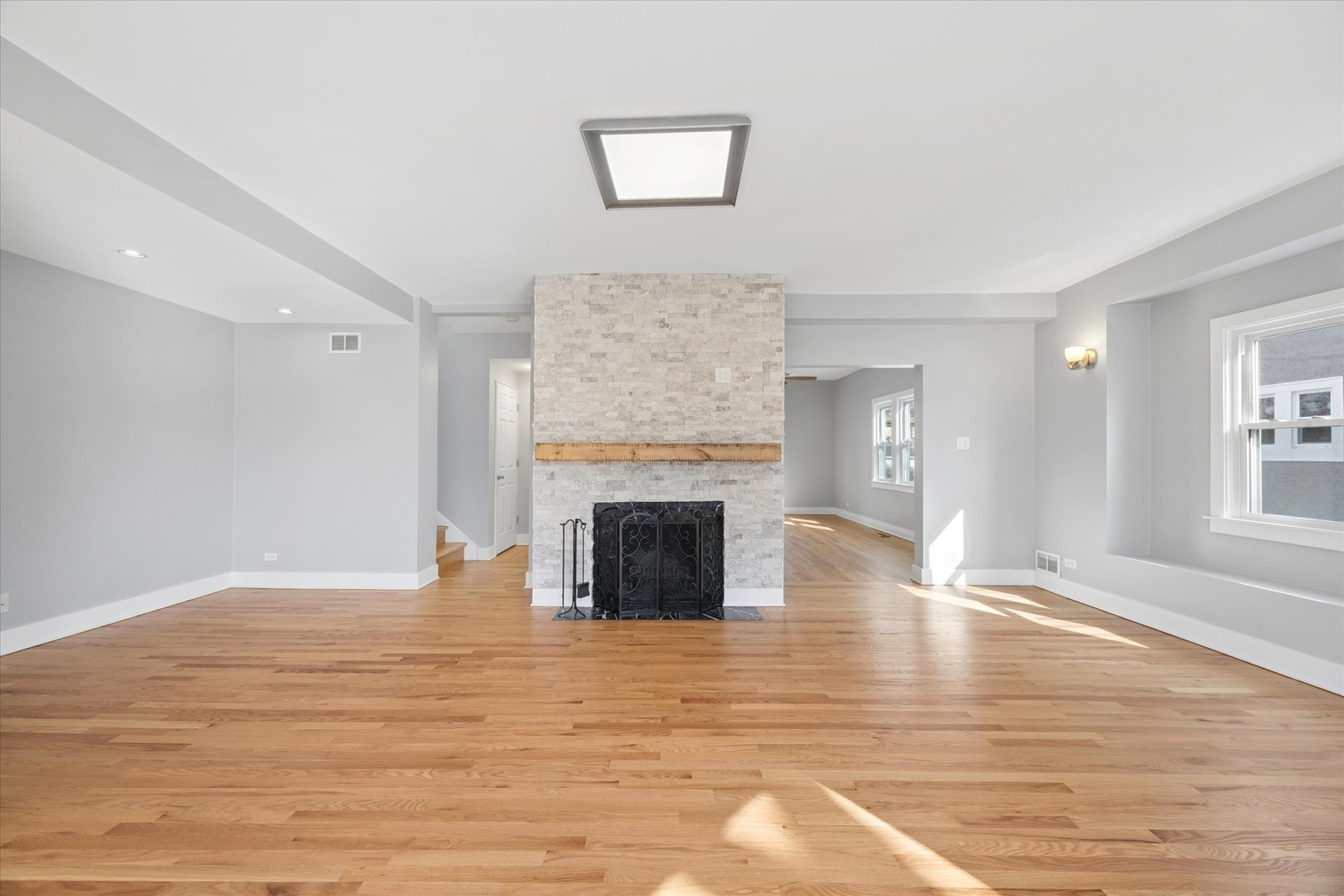 542 N Ridgeland Avenue