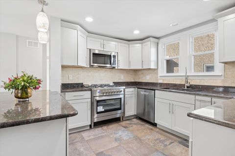 Tiny photo for 542 N Ridgeland Avenue, Oak Park, IL 60302 (MLS # 12601953)