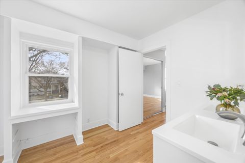 Tiny photo for 542 N Ridgeland Avenue, Oak Park, IL 60302 (MLS # 12601953)