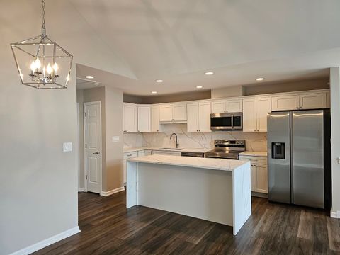 Tiny photo for 642 Ruby Road, Crystal Lake, IL 60014 (MLS # 12626004)