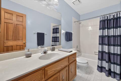 Tiny photo for 425 Brentwood Court, Roselle, IL 60172 (MLS # 12704487)