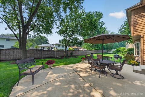 Tiny photo for 425 Brentwood Court, Roselle, IL 60172 (MLS # 12704487)