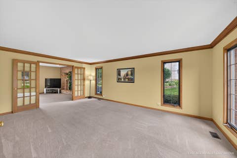 Tiny photo for 425 Brentwood Court, Roselle, IL 60172 (MLS # 12704487)