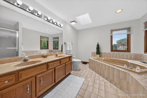 Tiny photo for 425 Brentwood Court, Roselle, IL 60172 (MLS # 12704487)