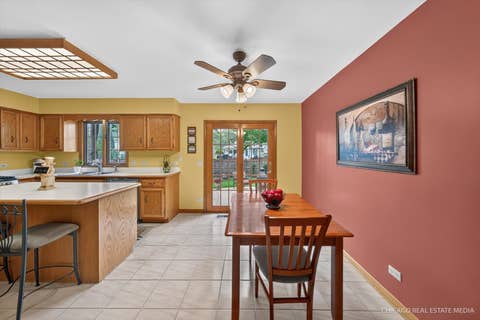 Tiny photo for 425 Brentwood Court, Roselle, IL 60172 (MLS # 12704487)