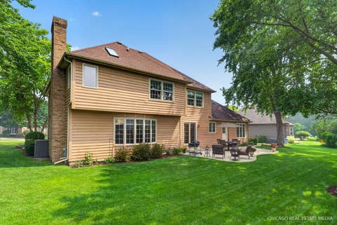 Tiny photo for 425 Brentwood Court, Roselle, IL 60172 (MLS # 12704487)