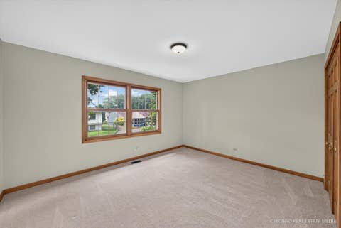 Tiny photo for 425 Brentwood Court, Roselle, IL 60172 (MLS # 12704487)