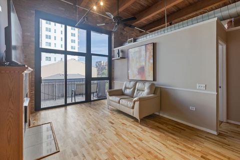 Tiny photo for 1632 S Indiana Avenue #403, Chicago, IL 60616 (MLS # 12489839)