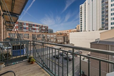 Tiny photo for 1632 S Indiana Avenue #403, Chicago, IL 60616 (MLS # 12489839)