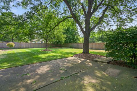 Tiny photo for 232 Long Hill Road, Gurnee, IL 60031 (MLS # 12449992)