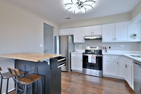 Tiny photo for 7912 W North Avenue #605W, Elmwood Park, IL 60707 (MLS # 12577188)